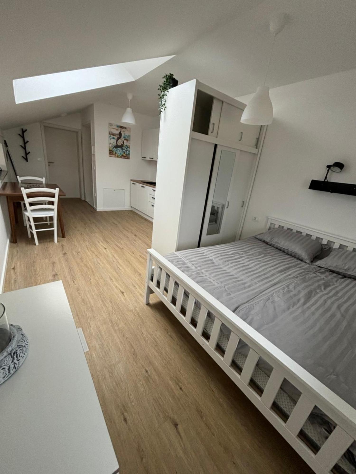 Apartmaji Cepon Любляна Экстерьер фото